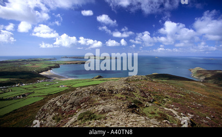 St. Davids Pembrokeshire auf Süd-west nach Ramsey Island aus Carn Llidi St David s Kopf Pembrokeshire Wales UK GB Stockfoto