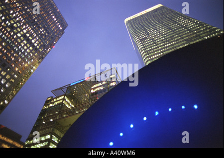 Canary Wharf in der Nacht eine fünf und acht Canada Square Mieter HSBC CSFB Bank of America Stockfoto