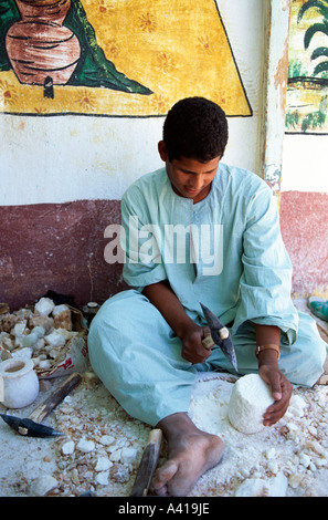 Marmor-Handwerker Luxor Ägypten Nordafrika Stockfoto