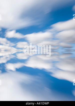 treibenden Wolken digital verändert Stockfoto