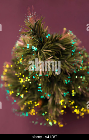 Weihnachtsbaum mit Lichtern Stockfoto