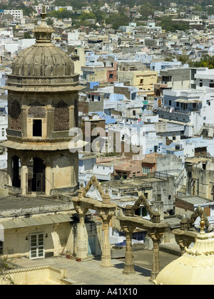 Grobe Sicht über die Dächer von Udaipur in Rajasthan, Indien Stockfoto