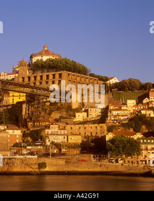 Blick zum Kloster und Vila Nova de Gaia Porto Portugal Stockfoto