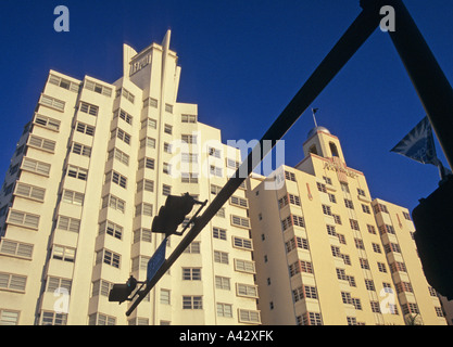 NIEDRIGEN WINKEL BLICK AUF DIE HOTELS NATIONAL UND DELANO ART DECO DISTRICT SOUTH MIAMI FLORIDA USA Stockfoto