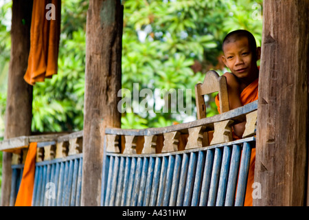 Junge Novizin Mönch Wat Thad, Vang Vieng Laos Stockfoto