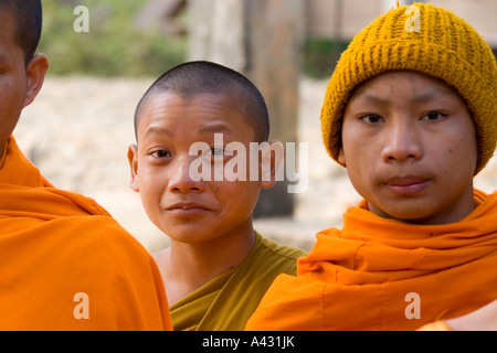 Junge Novizin Mönche Wat Thad, Vang Vieng Laos Stockfoto