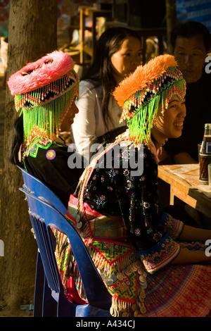 Traditionelles Kleid Hmong Frauen, Ban Khua 1 Dorf, Luang Prabang Laos Stockfoto