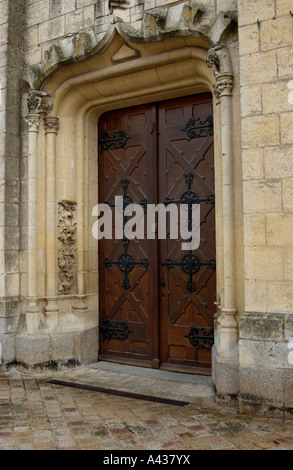 Tür der Kirche in St. Loup, Frankreich Stockfoto