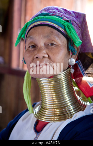 Porträt der Padaung Frauen (Karen Stamm), Inle-See, Myanmar Stockfoto
