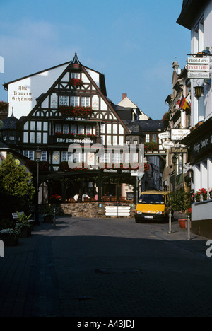 Assmannshausen, Deutschland. Halbe Fachwerkhaus Gebäude. Assmannshausen im Rheintal in der Nähe von Rüdesheim. Stockfoto