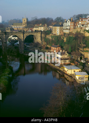 Blick über den Fluss Nidd im Winter, Knaresborough, North Yorkshire, England, UK. Stockfoto