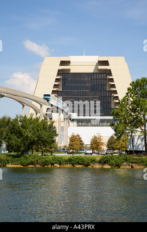 Einschienenbahn betreten oder verlassen das moderne Resort at Walt Disney World, Florida, USA Stockfoto