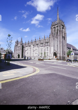 dh MARISCHAL COLLEGE ABERDEEN Gebäude und Straßen überqueren schottland Wahrzeichen Stadtarchitektur sitz des rates ikonische Granitgebäude großbritannien Stockfoto