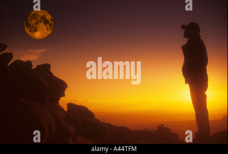 Einzelne Mensch Frieden zu finden, auf die Staffordshire Moorlandschaften. Stockfoto