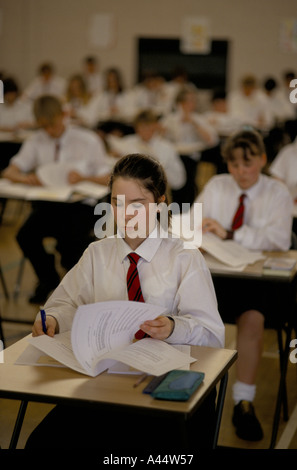 sitzen Gcse Prüfungen Redbourne Schule bedfordshire Stockfoto