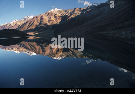 Moon Lake ist die perfekte Reflexion. Indischer Himalaya, Indien Stockfoto