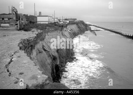 Beschädigte meer Barrieren an happisburgh, Norfolk, East Anglia, England, Großbritannien, Großbritannien. Stockfoto