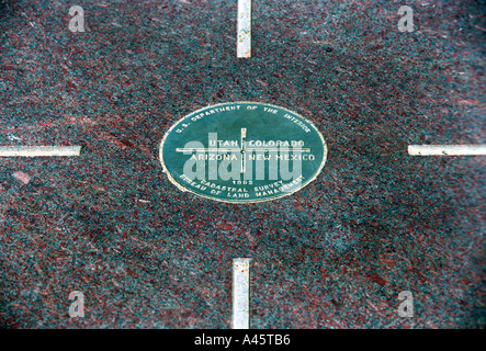 Four Corners Monument der einzige Ort, wo vier Staaten an einem Punkt Arizona Colorado New Mexiko und Utah schneiden Stockfoto