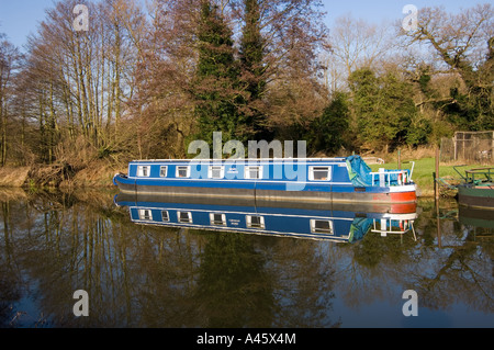 Fluss Wey - Shalford - Surrey - Vereinigtes Königreich- Stockfoto