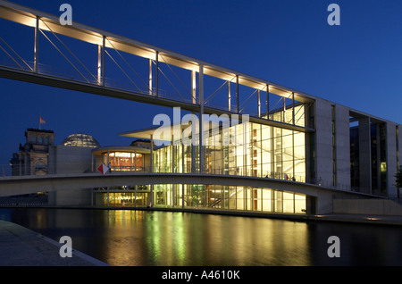 Das deutsche Parlament Haus am Abend, Berlin, Deutschland Stockfoto