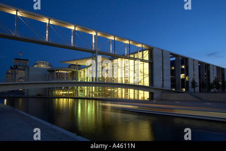 Das deutsche Parlament Haus am Abend, Berlin, Deutschland Stockfoto