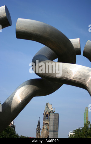 Die Berlin-Skulptur und Kaiser-Wilhelm-Gedächtniskirche, Berlin, Deutschland Stockfoto