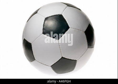 Ein Fußball auf weißem Hintergrund Stockfoto