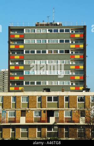 Low- und high-Rise Wohnungen London Canning Town Stockfoto