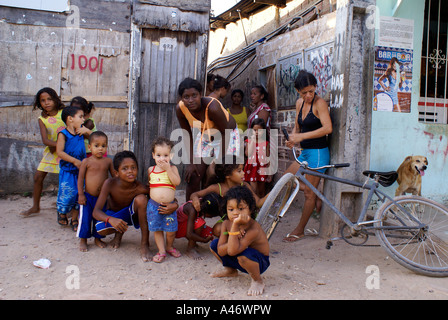 Einwohner von einem Slum (Favela) in Recife, Brasilien Stockfoto