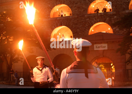 Deutsche Marinesoldaten auf eine Tätowierung auf der Festung Ehrenbreitstein bei Koblenz, Rheinland-Pfalz, Deutschland Stockfoto