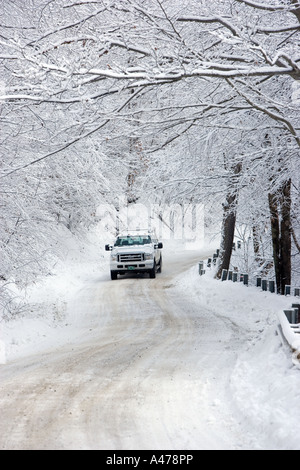 Vermont-Straße nach Schneesturm Stockfoto