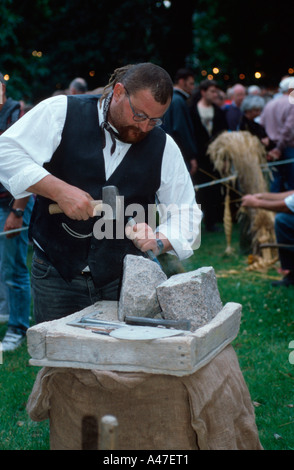 Steinmetz St. Peter Port Stockfoto