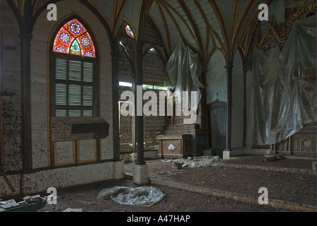 Innenraum der Holzkirche braucht Restaurierung, Batete, South West der Insel Bioko, Äquatorial-Guinea, Zentralafrika Stockfoto