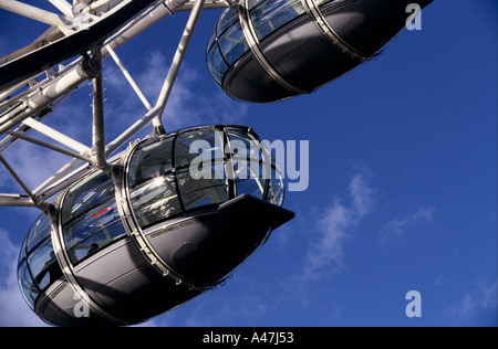 London Auge öffnet sich das British Airways London Eye Southbank Fluss Themse London 2 2 00 2000 Stockfoto