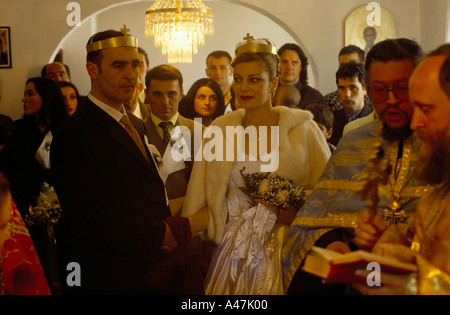 Hochzeit in Montenegrin orthodoxe Kirche in Cetinje alte Hauptstadt Montenegros. Stockfoto