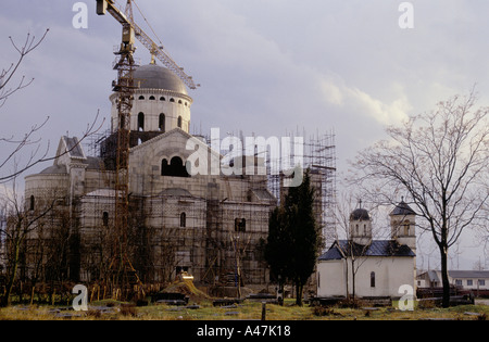 ein serbisch-orthodoxen Kirche Zwerge eine Montenegrin orthodoxe Kirche Podgorica montenegro Stockfoto