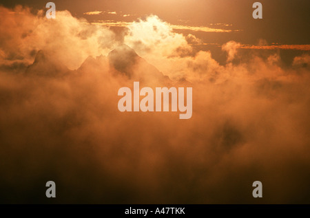 Die Aiguille de Belvedere in Abend Cloud bei Sonnenuntergang Silhouette Stockfoto