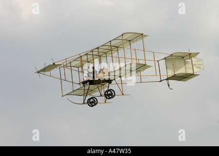 Bristol Boxkite Replik Doppeldecker gebaut für jene herrlichen Männer in ihren fliegenden Kisten Shuttleworth Air Display Ai Stockfoto