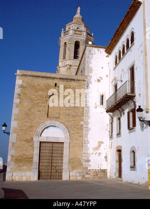 Blick auf Sant San Saint S Bartolomeu Santa Tecla Barri Antic Sitges Katalonien Katalonien Katalonien Costa Dorada España Spanien Europa Stockfoto