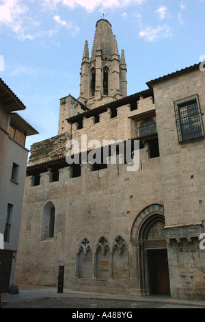 Seitenansicht des Sant Feliu Kirche Gerona Girona Katalonien Catalunya Cataluña España Spanien Europa Stockfoto