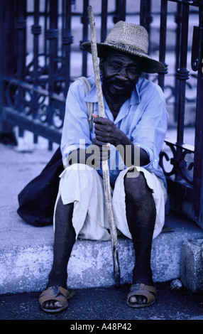 Ein Obdachloser blind betteln vor Notre Dame katholische Kathedrale Port au Prince Haiti Stockfoto