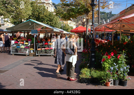 Blick auf bunte Cours Saleya Marché Aux Fleurs Vieux alt Nizza Côte d ' Azur Cote D Azur Frankreich Südeuropa Stockfoto