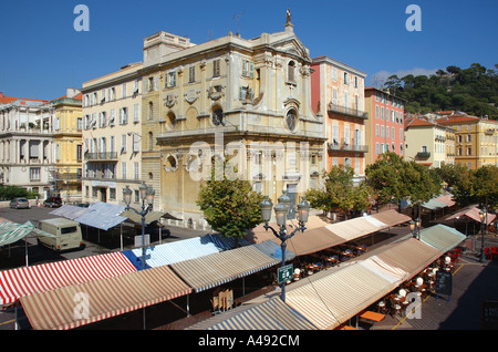 Panoramablick auf bunten Cours Saleya Marché Aux Fleurs Vieux alt Nizza Côte d ' Azur Cote D Azur Frankreich Südeuropa Stockfoto