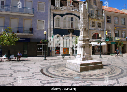 Blick prächtigen Obelisk Hauptplatz Altstadt Aveiro Iberia iberischen Halbinsel Nord Portugal Nordeuropa Stockfoto