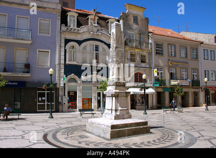 Blick prächtigen Obelisk Hauptplatz Altstadt Aveiro Iberia iberischen Halbinsel Nord Portugal Nordeuropa Stockfoto