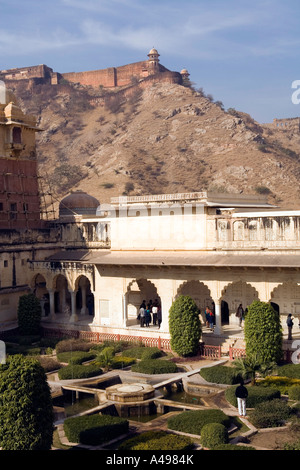 Indien Rajasthan Amber Fort obere Befestigung aus den von den Jai Mandir Gärten Stockfoto