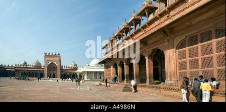 Indien Uttar Pradesh Fatehpur Sikri Jama Masjid Innenhof und Shakh Salim Chishti Panorama Stockfoto