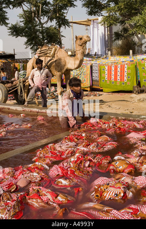 Indien Rajasthan Kunsthandwerk Sanganer Textilien Druckstoff Hand verarbeitet in Outdoor-Färberei Stockfoto