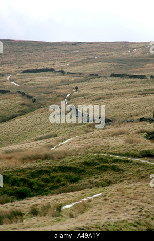 Ein Wanderer auf der Pennine Way, in der Nähe von Top Withens Haworth Stockfoto