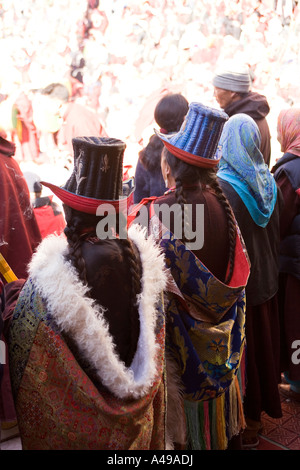 Indien-Ladakh-Leh-Tal-Spitok-Gompa Festival Ladakhi Frauen tragen Tracht Stockfoto